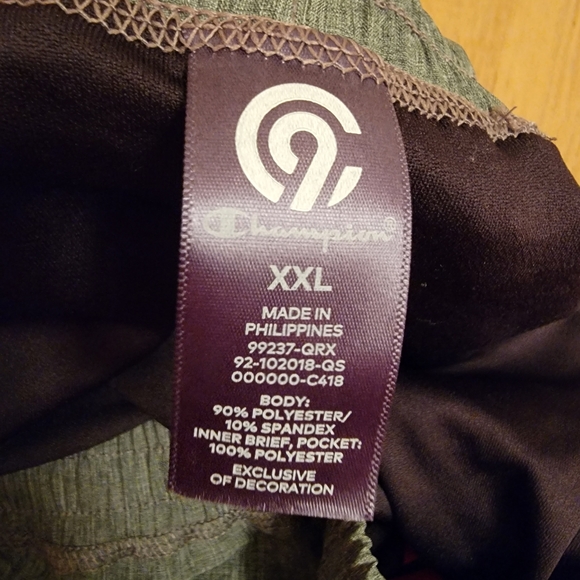 Shorts - Picture 2 of 3